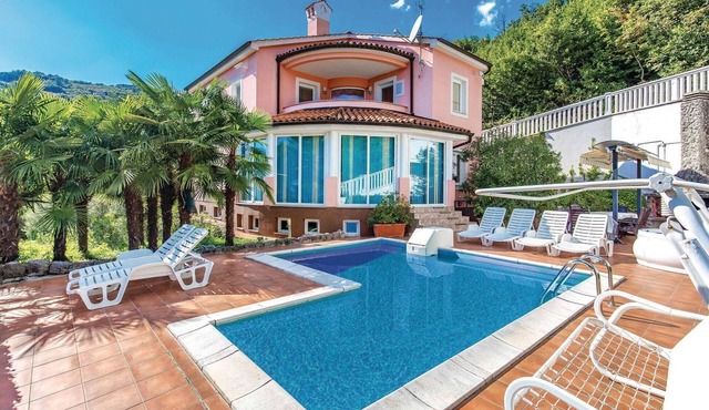 Lovely home in Opatija with sauna