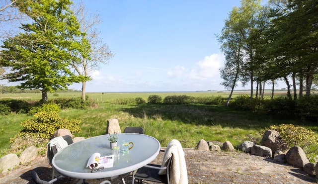 Lovely home in Orø with house sea view