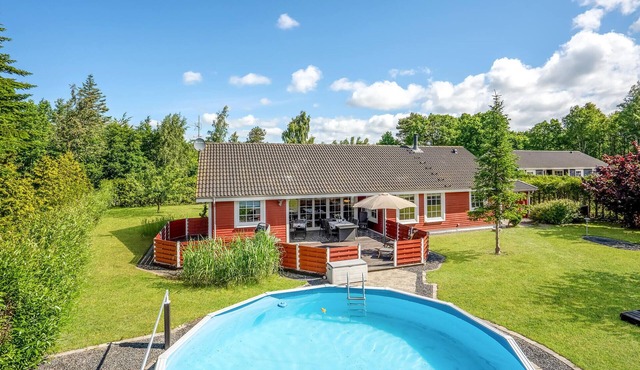 Lovely home in ørsted with WiFi