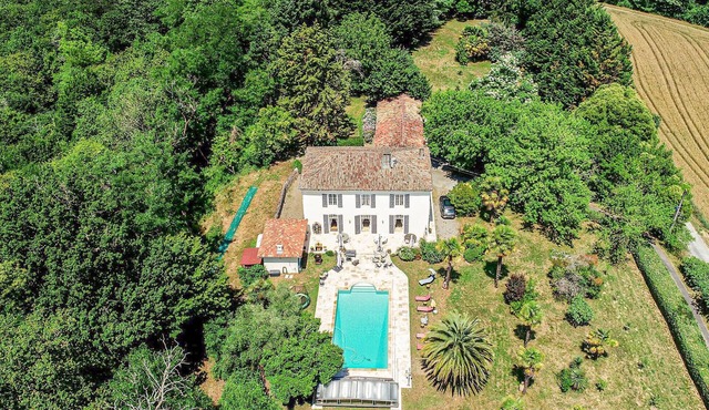 Lovely home in Orthez with WiFi