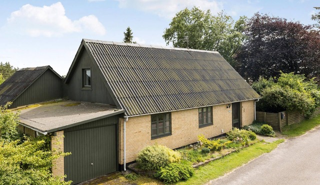 Lovely home in Pandrup with WiFi