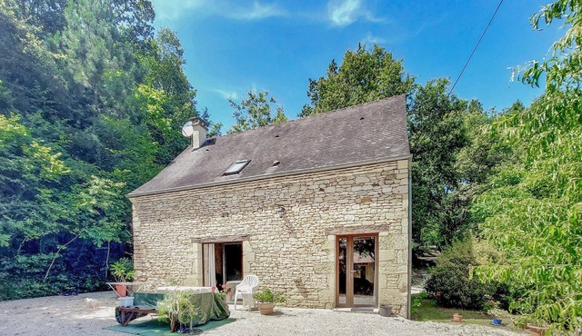 Lovely home in Paulin with kitchen