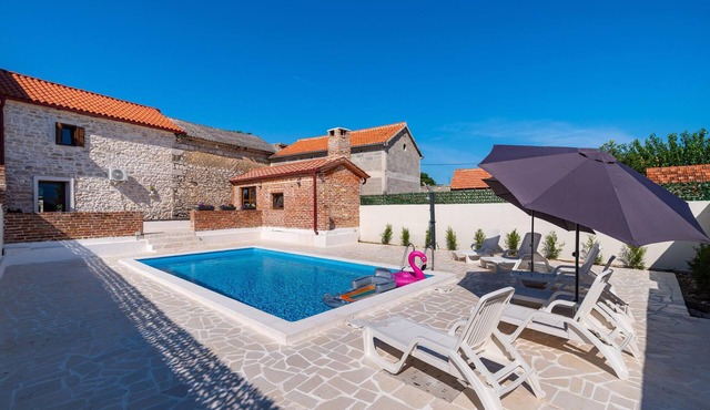 Lovely home in Podgradina with WiFi