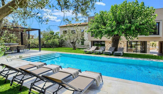 Lovely home in Porec with sauna