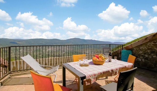 Lovely home in Privas with sauna