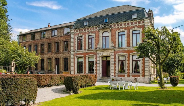 Lovely home in Quiestède with sauna