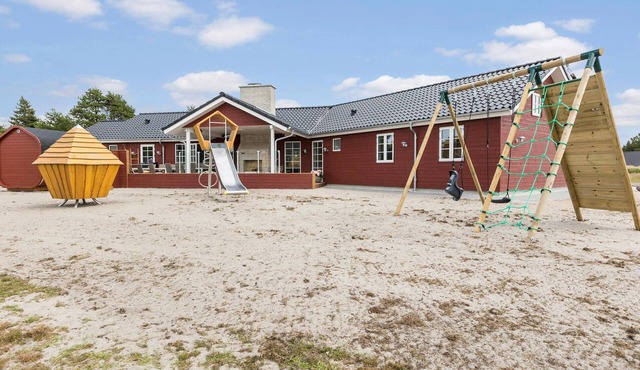 Lovely home in Rømø with sauna