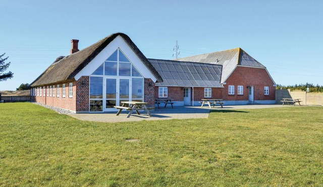 Lovely home in Ringkøbing with WiFi