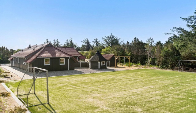 Lovely home in Ringkøbing with sauna