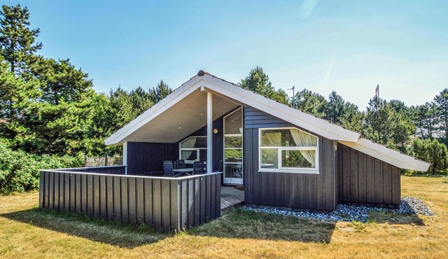 Lovely home in Rødby with kitchen