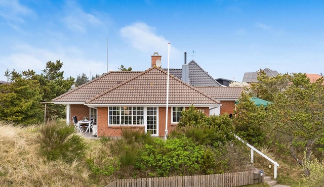 Lovely home in Rømø with kitchen
