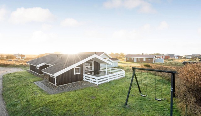Lovely home in Rømø with kitchen