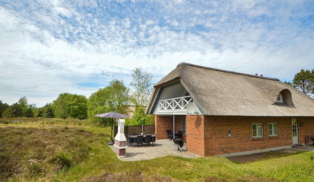Lovely home in Rømø with kitchen
