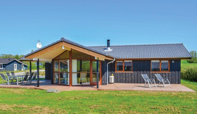 Lovely home in Rønde with sauna