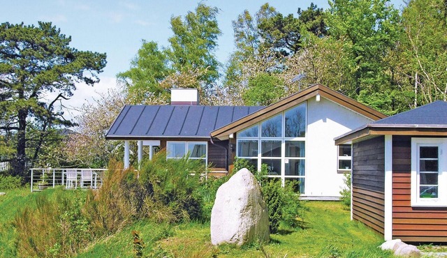 Lovely home in Rønne with kitchen