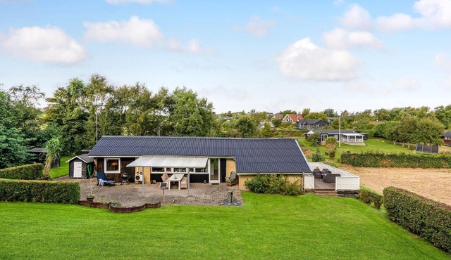 Lovely home in Roslev with WiFi