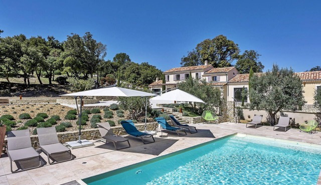 Lovely home in Roussas