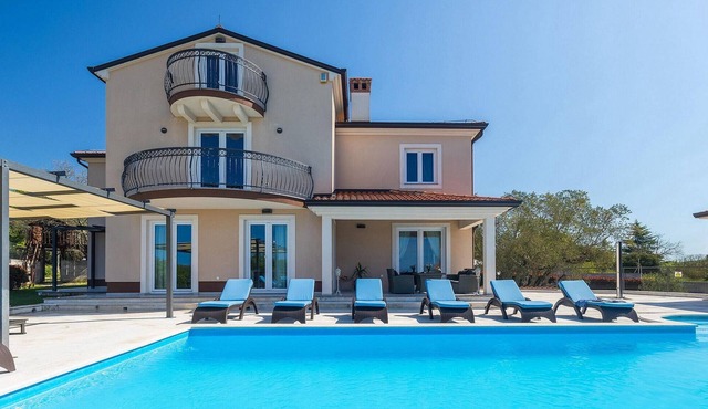 Lovely home in Rovinj with sauna
