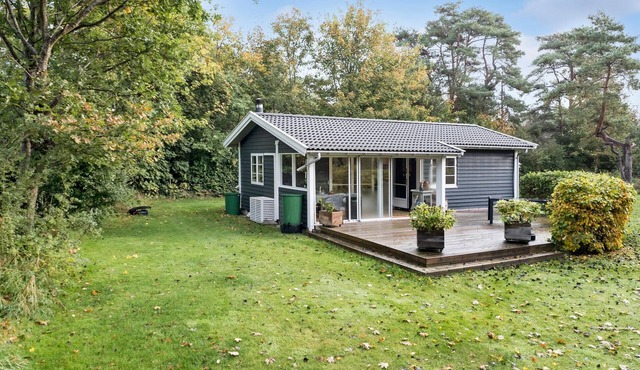 Lovely home in Sjællands Odde with WiFi