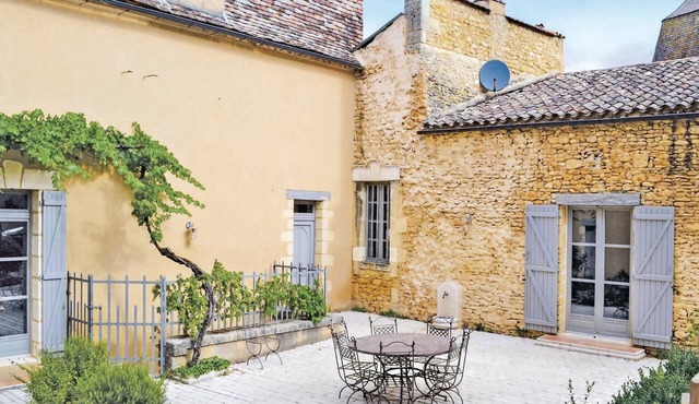 Lovely home in Sainte Alvère with sauna