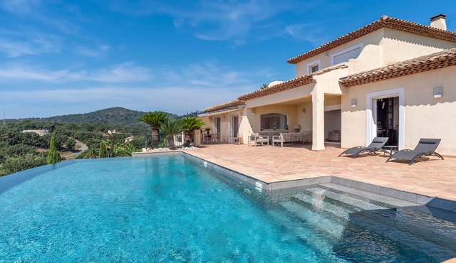 Lovely home in Sainte-Maxime with WiFi