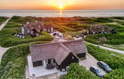 Lovely Home In Saltum