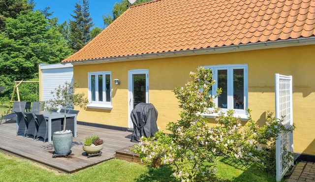 Lovely home in Samsø with WiFi