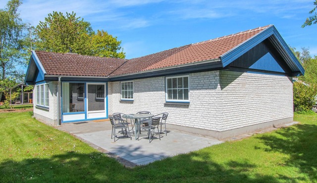 Lovely home in Samsø with kitchen