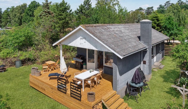 Lovely home in Samsø with kitchen