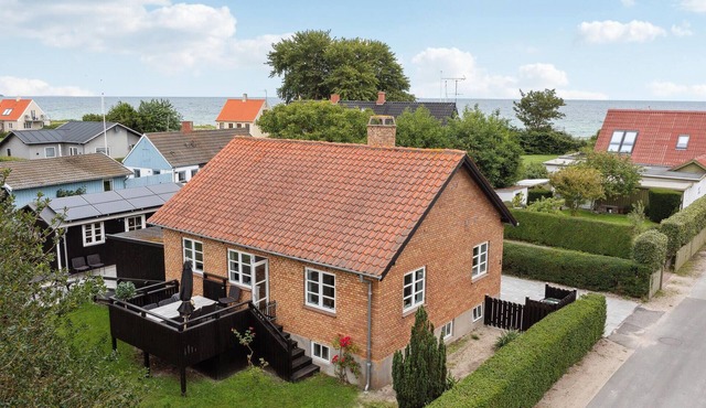 Lovely home in Samsø with WiFi