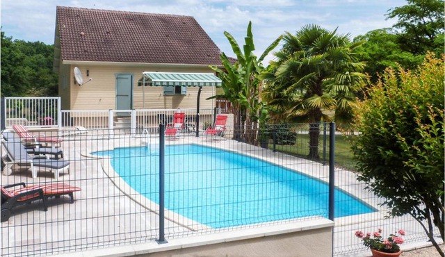 Lovely Home In Sceau-Saint-Angel