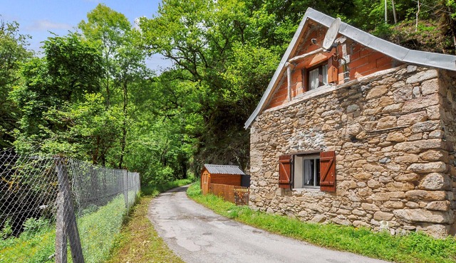 Lovely home in Seix with WiFi