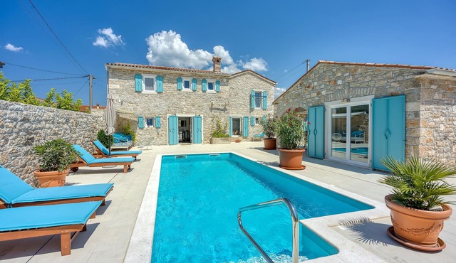 Lovely home in Selina