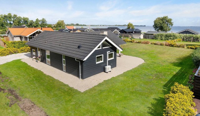 Lovely home in Sjølund with kitchen