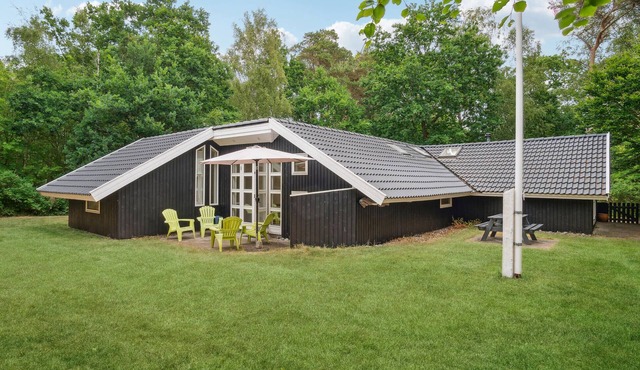 Lovely home in Skælskør with kitchen