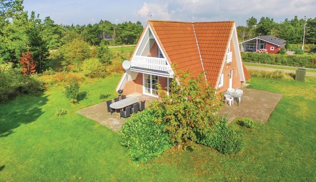 Lovely home in Skjern with WiFi