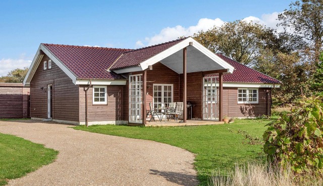 Lovely home in Skjern with WiFi