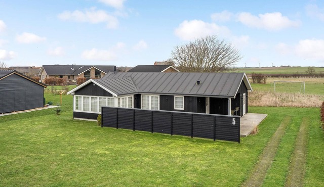 Lovely home in Slagelse with WiFi