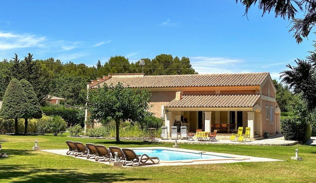 Lovely home in St. Cannat