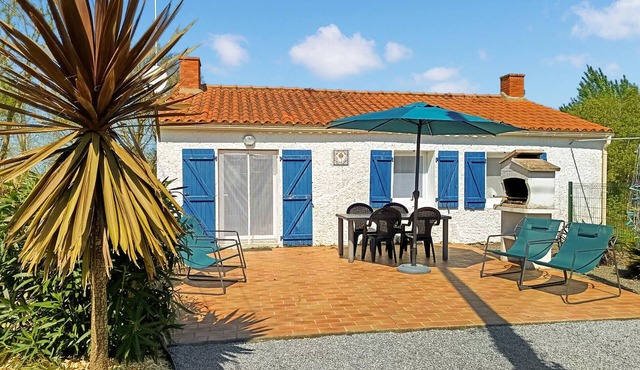 Lovely home in St Urbain with kitchen