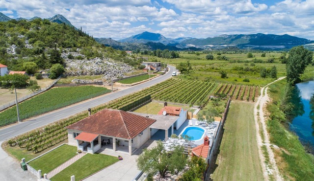 Lovely home in Stasevica