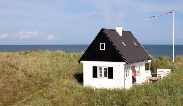 Lovely home in Strandby with WiFi