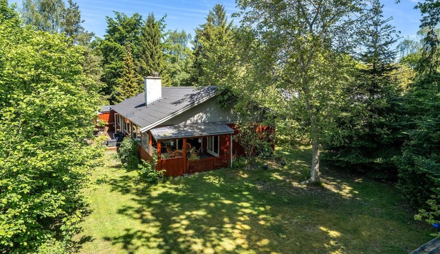 Lovely home in Strøby with WiFi