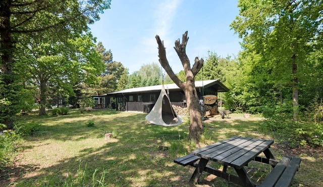 Lovely home in Strøby with WiFi