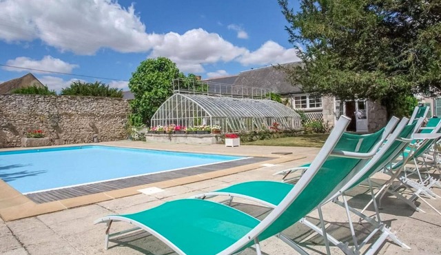 Lovely home in Suèvres with heated swimming pool