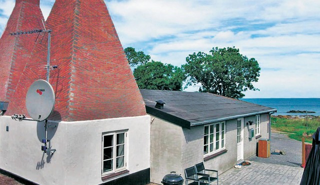 Lovely home in Svaneke with WiFi