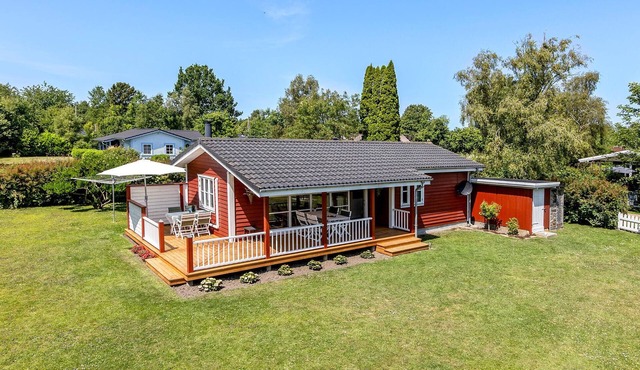 Lovely home in Sydals with WiFi