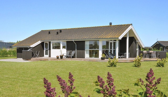 Lovely home in Sydals with sauna