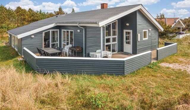 Lovely home in Thisted with kitchen