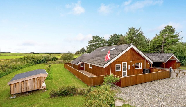 Lovely home in Thyholm with sauna
